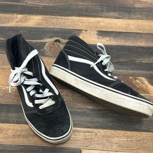 Vans Black and White High-Top Sneakers
Size 5 youth 
EU 36.5